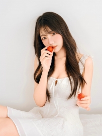 安安「蜜桃甜心」！黑髮襯雪膚美到犯規，神級視角引爆...