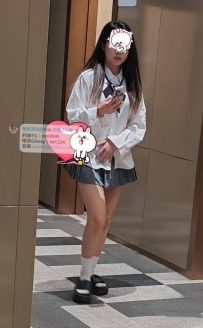 新竹援交妹：貝拉157.C.45.21歲 小隻甜妹 笑起來很有親和力