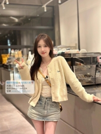 台中外送茶：小羽158.45.C.21歲  甜品店打工的小妹 奶油小蛋糕