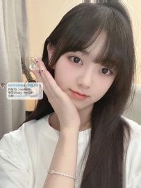 清純學生妹：小Q 160.C.44.20歲 外表清秀白皙 女友FU 十足迷人