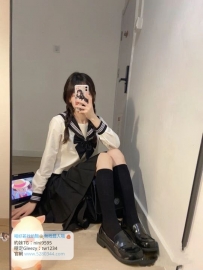 清純學生妹：小妍160.C.45.20歲 學生妹 自己偷偷下海兼職外快