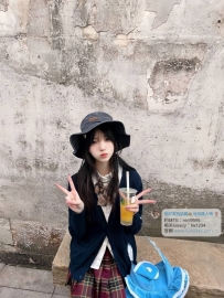 台中學生外約：小芯155.B.42.19歲 元氣飽滿皮膚細膩 個性爽直