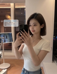 台北外送茶莊：如萍163.C.46.25歲 短髮精緻的女人 散發著魅力