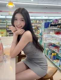 台中性感OL溫柔來襲：美金 163.E.46.26歲 爆乳性感 蜜桃臀