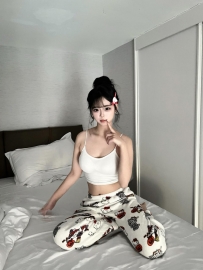 台中援交妹：柒柒162.D.46.22歲 嬌小的身軀掛著兩顆超大奶