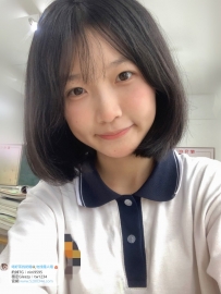嬌小學生妹：小鈴158.B.44.18歲 粉嫩可口的小隻馬 青春活力