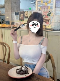 高雄援交妹：心彤162.E.48kg.22歲 大胸型妹妹 視覺份量超足