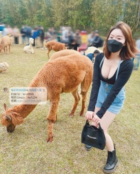 新竹援交妹：小婷158.E.46.25歲 凹凸有致的S形曲線太誘惑