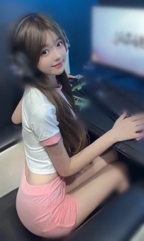 甜美學生妹：甜馨164.C.45.22歲 清純無害 短期下海 愛愛很會夾