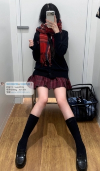 高雄蘿莉送茶：彤彤158.C.44.20歲 本人照 小支馬 學生妹 骨感