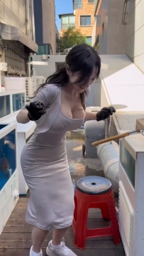 韓國餐廳葉配打工妹洗鮑魚