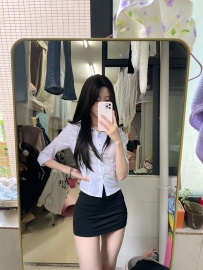 台中援交妹：雅雅166.C.23歲 清純氣質 穿著制服小短裙特誘惑