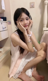蘿莉清純學生：維拉160.C.46.19歲 皮膚水嫩 白皙 乖巧女孩 6000